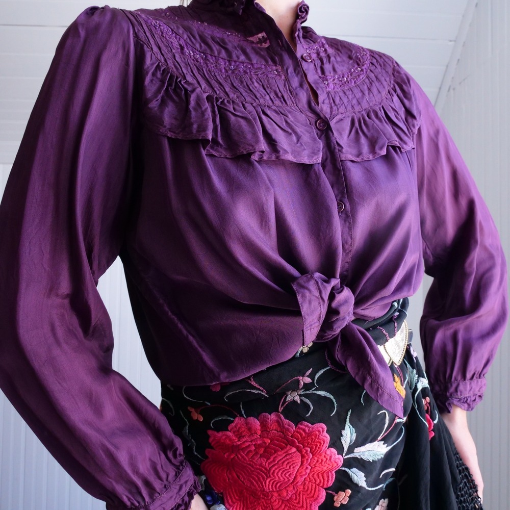 Pretty vintage 70s Chaco purple rayon prairie blouse